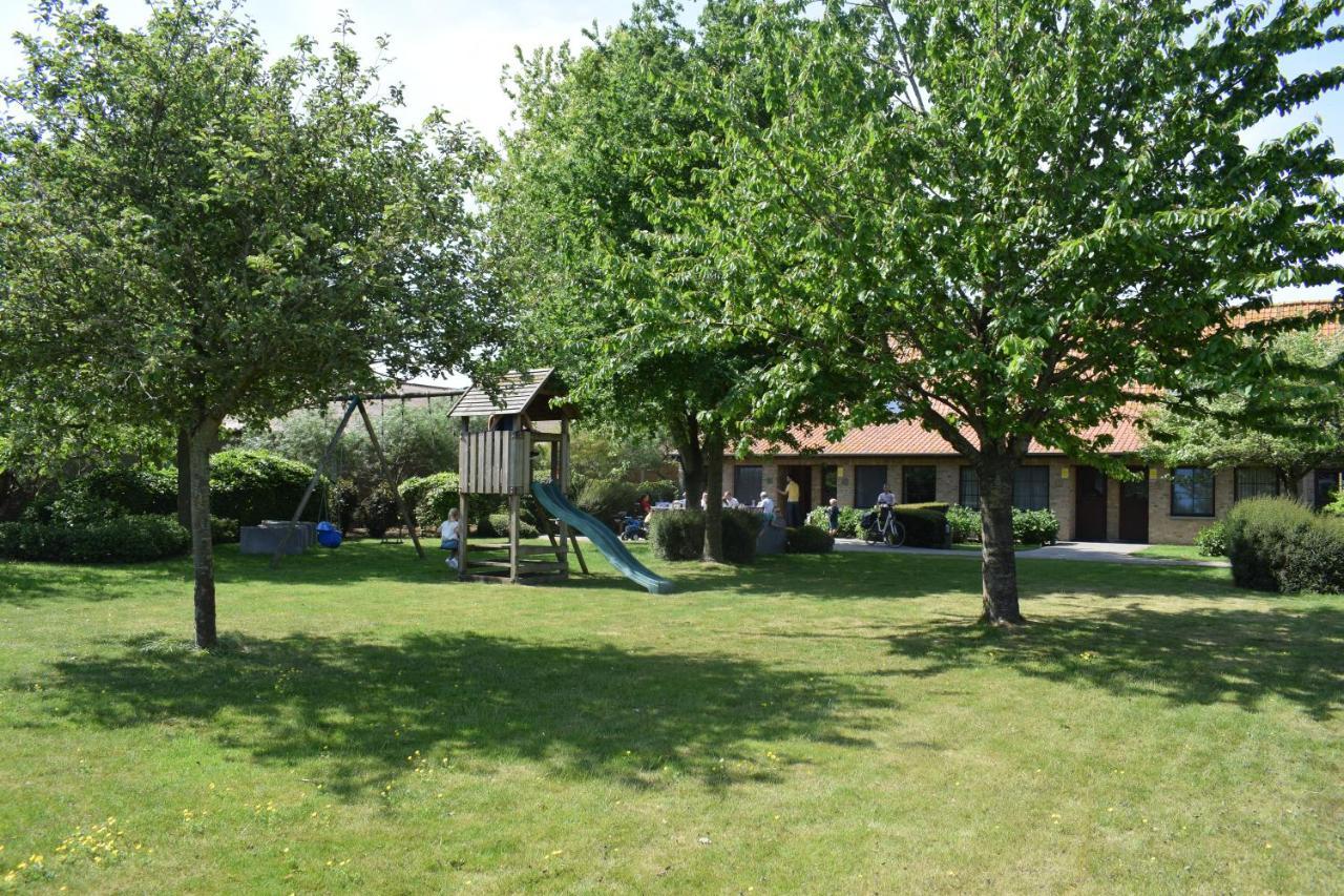 De Meiboom Vakantiehoeve Tot 21 Pers Langemark Exterior foto