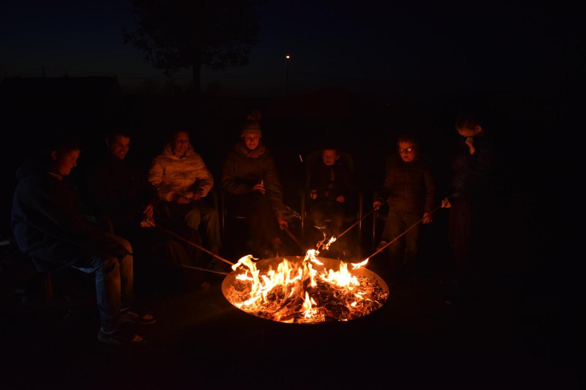 De Meiboom Vakantiehoeve Tot 21 Pers Langemark Exterior foto